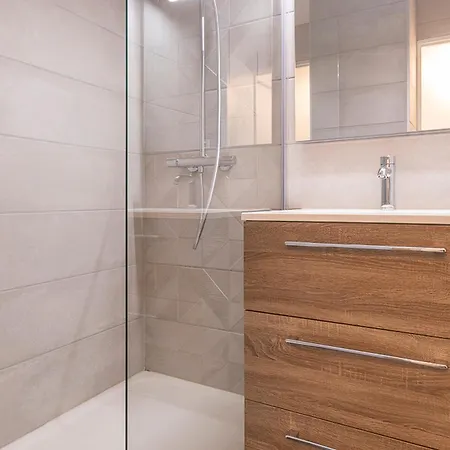 Renove 6 Pers, Et Lumineux, Proche Pistes Et Centre, Avec Balcon Sud - Fr-1-314-148